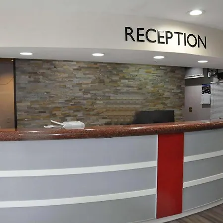 Ramada By Wyndham Abbotsford-2